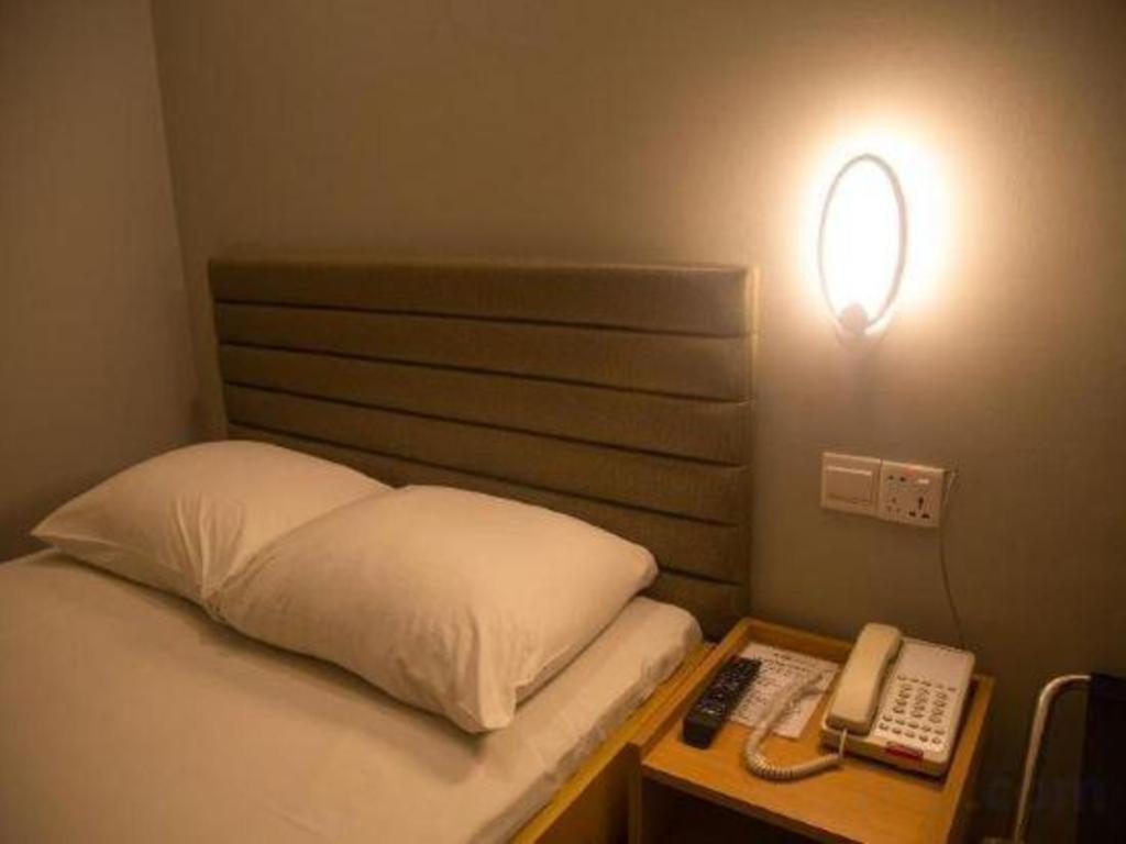 Hotel Castle Salam Khulna Bagian luar foto