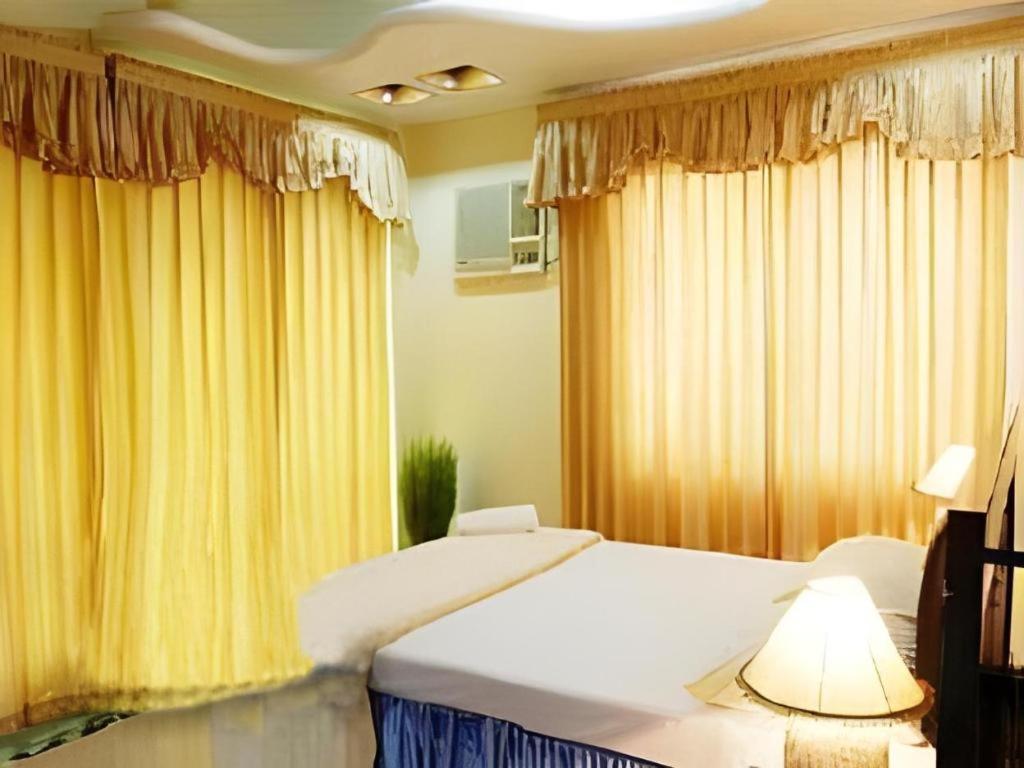 Hotel Castle Salam Khulna Bagian luar foto