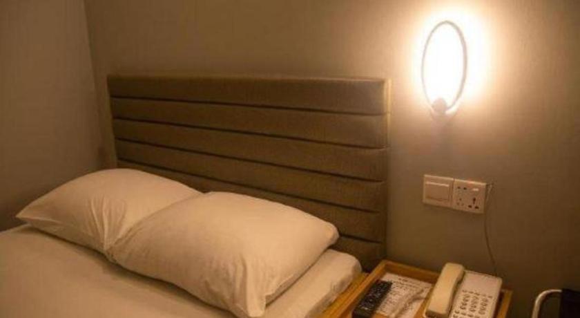 Hotel Castle Salam Khulna Bagian luar foto