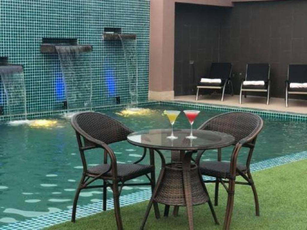 Hotel Castle Salam Khulna Bagian luar foto