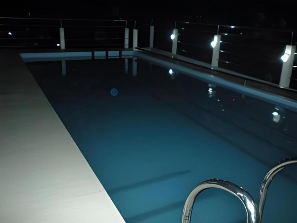 Hotel Castle Salam Khulna Bagian luar foto