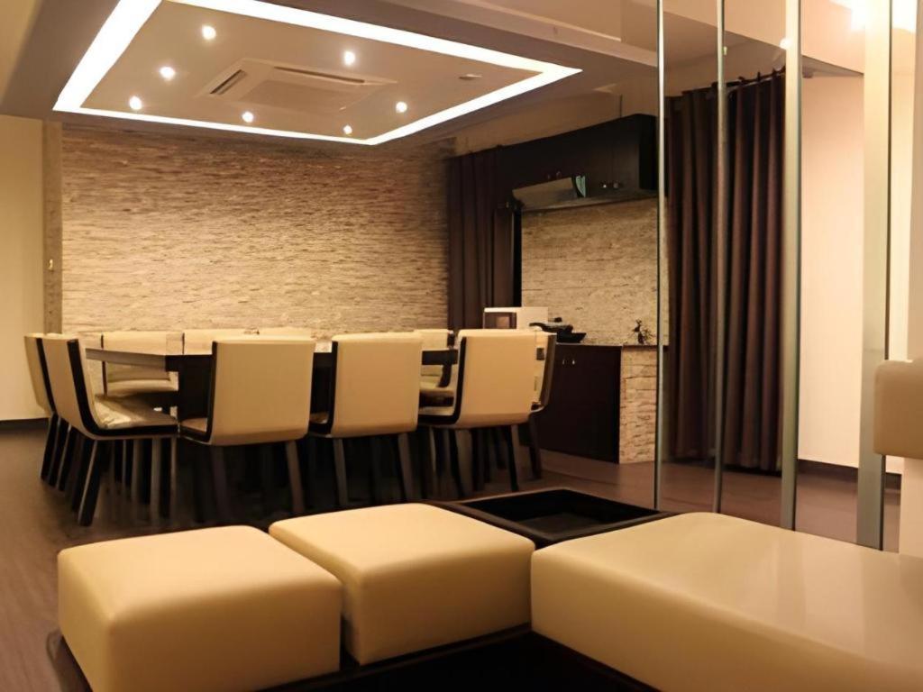 Hotel Castle Salam Khulna Bagian luar foto