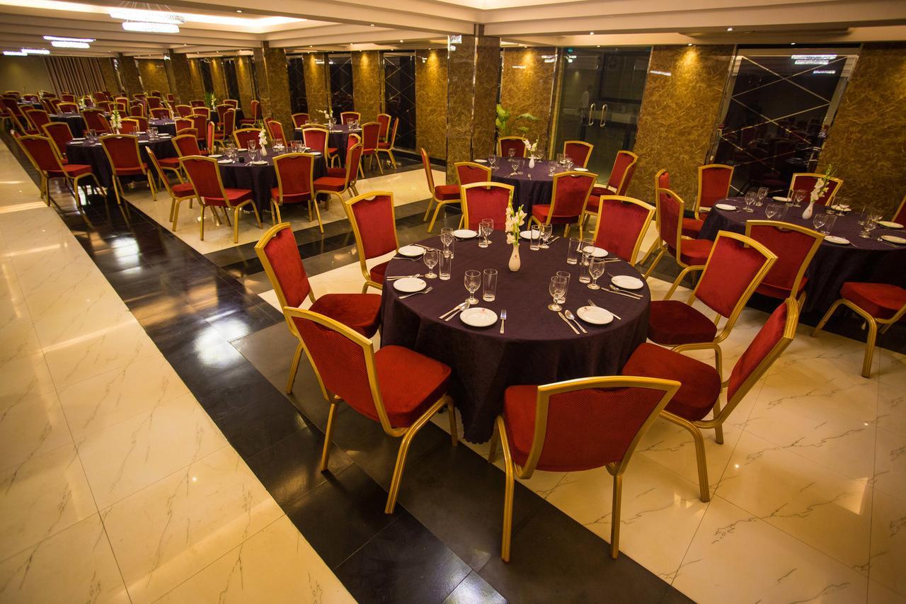 Hotel Castle Salam Khulna Bagian luar foto